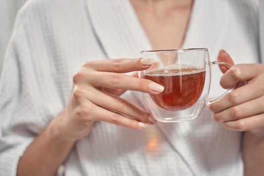 Moon & Me: Herbal Tea to Ease Period Pain and Support Women's Cycles